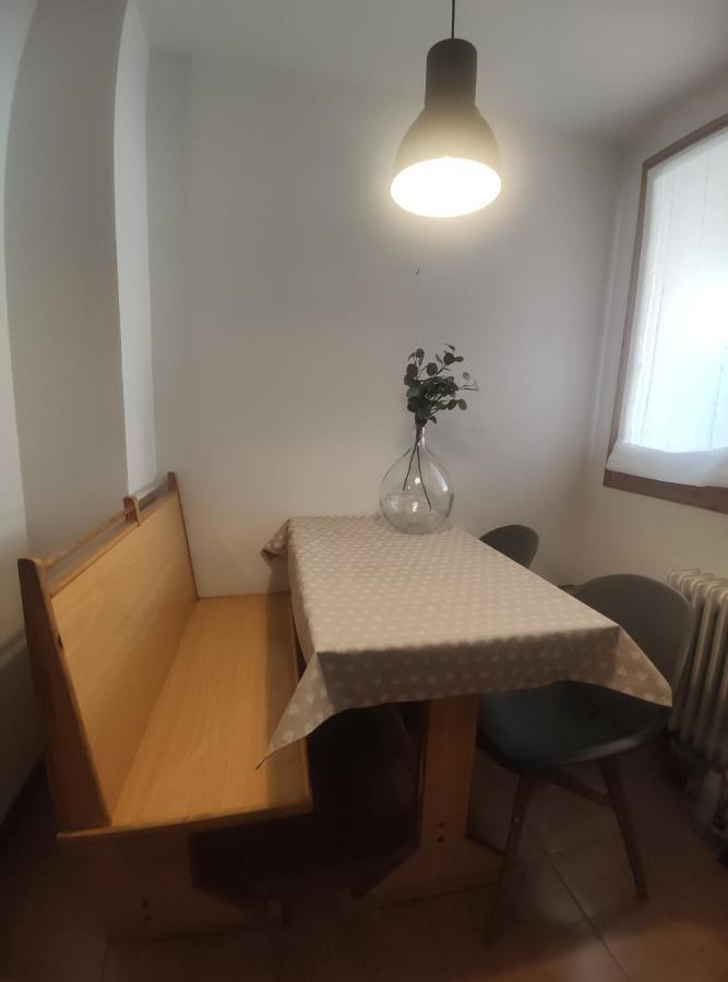 Apartamento Capelot Хака Екстериор снимка